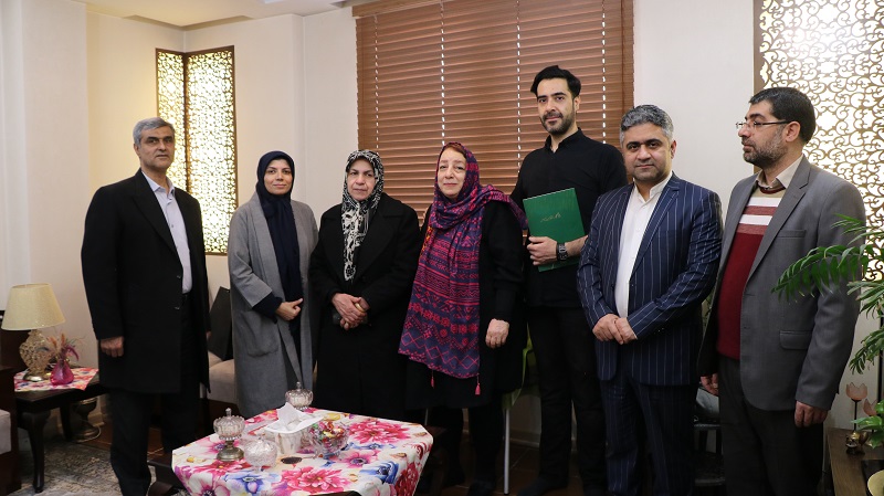 دیدار با خانواده سرهنگ شهید اسماعیل زاده به مناسبت روز گرامیداشت شهدا